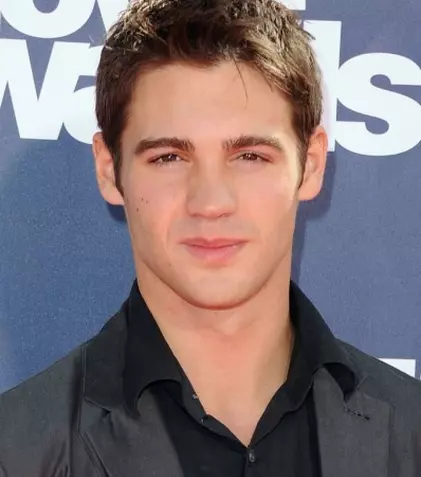 Steven R. McQueen („Jurnalele vampirilor”) va juca în „Pompierii din Chicago”