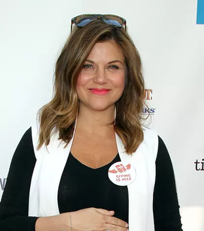 Tiffani Thiessen ("Salvaţi de clopoţel", "Beverly Hills, 90210") a născut un băiat