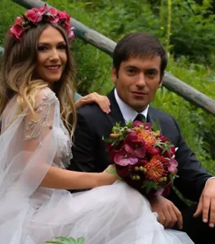 Galerie FOTO: Adela Popescu şi Radu Vâlcan s-au căsătorit