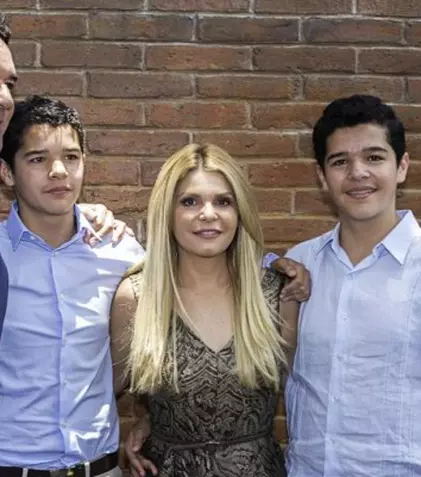 Itati Cantoral şi Eduardo Santamarina, împreună de dragul copiilor