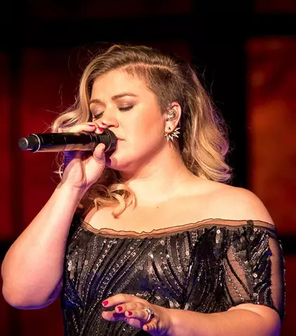 Cântăreaţa Kelly Clarkson aşteaptă al doilea copil