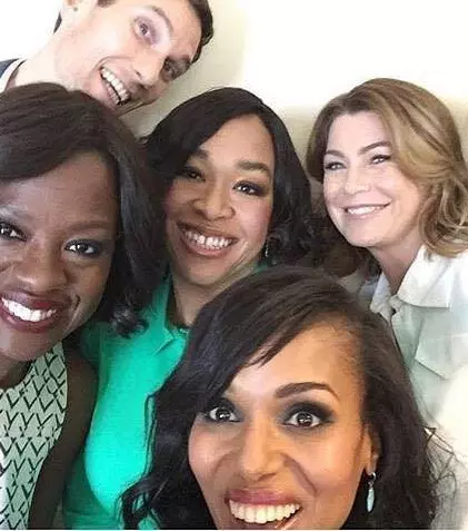 Shonda Rhimes („Anatomia lui Grey”) lucrează la un nou serial, al cincilea