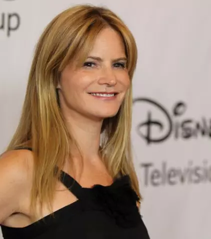 Jennifer Jason Leigh joacă în noul „Twin Peaks”