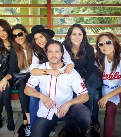 FOTO: Cum s-au distrat telenoveliştii la petrecerea Televisa