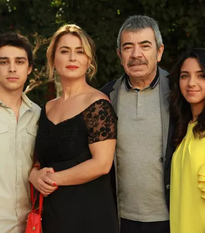 Azi se termină serialul „Îngeri şi nobili” de la Acasă