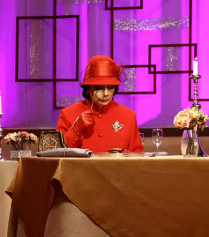 Din acest weekend, Antena 1 difuzează sitcomul “Camera Café”