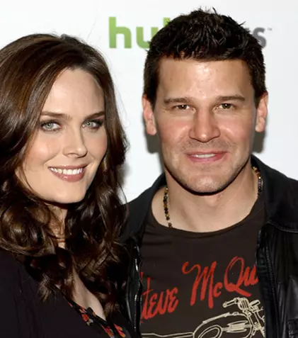 Deschanel şi Boreanaz („Cititorii de oase”) au dat în judecată 20th Century Fox