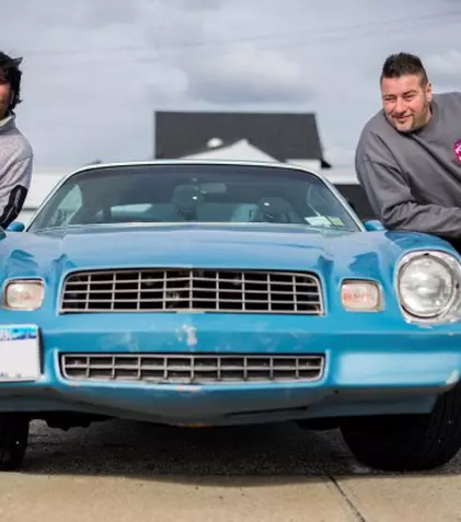 “Leepu și Pitbull”, un nou serial auto, la HISTORY®