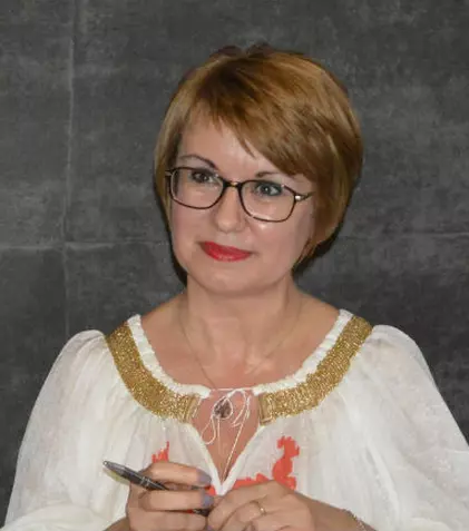 Camelia Cavadia va participa la „Festival du premier Roman”