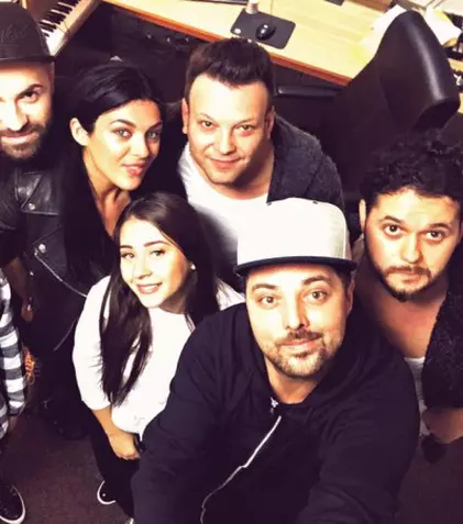 Nicole Cherry a lansat videoclipul piesei „Cine iubeşte”