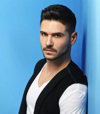 Tolgahan Sayişman, din „Prizoniera dragostei”, cântă în româneşte