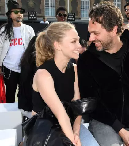 Amanda Seyfried s-a logodit cu Thomas Sadoski („Redacţia”)