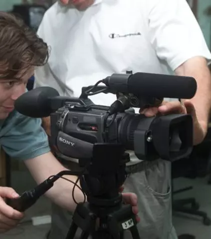 Emanuel Terzian vine la Premier League Magazin