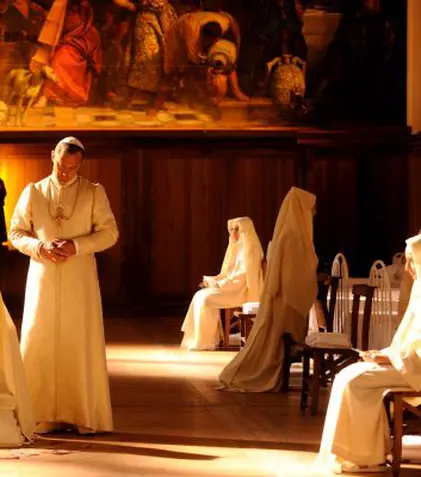 Serialul „The Young Pope”, cu Jude Law în rol principal, va intra în grila HBO