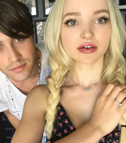 Dove Cameron şi Ryan McCartan, colegi în serialul Disney "Liv şi Maddie", s-au despărţit
