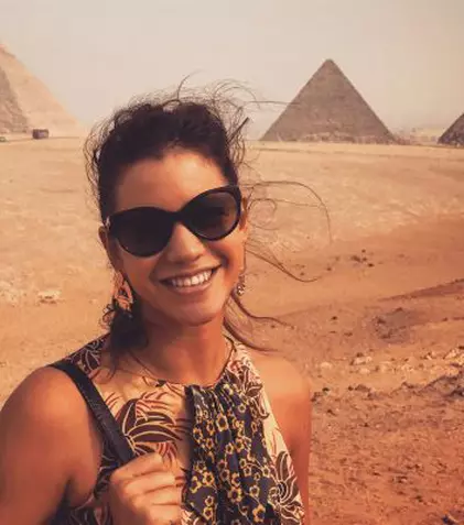 FOTO. Ada Condeescu a mâncat scorpioni, șerpi și stele de mare în China