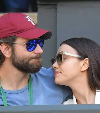 FOTO. Irina Shayk şi Bradley Cooper aşteaptă primul lor copil