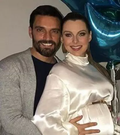 Marjorie de Sousa şi Julian Gil au dat o petrecere pentru viitorul bebeluş