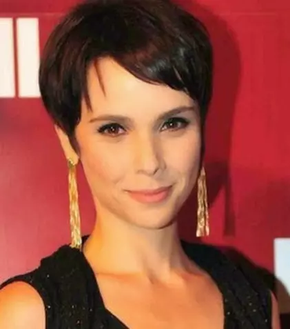 Ce trebuie să ştiţi despre Debora Falabella („Clona”, „Avenida Brasil”)