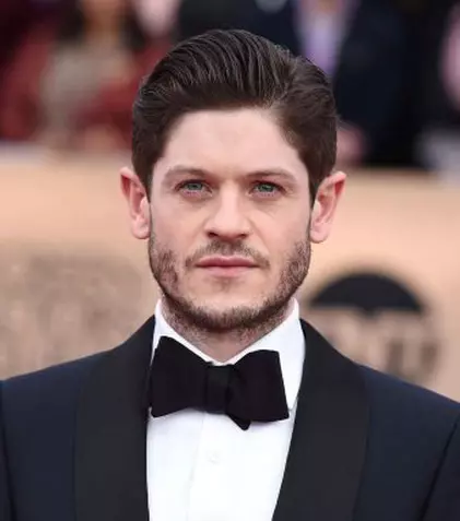 Actorul Iwan Rheon, Ramsay Bolton din „Urzeala tronurilor”, va fi Adolf Hitler
