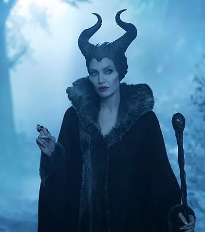 Angelina Jolie vine în weekend la Antena 1, în rolul vrăjitoarei ”Maleficent”. 9 lucruri puțin cunoscute despre film