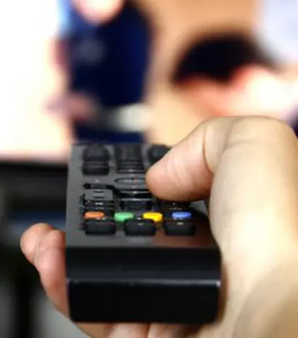 A fost lansat Romance TV, un nou post tv dedicat femeilor. Vezi cine îl poate urmări