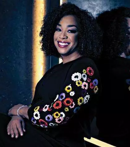 Shonda Rhimes („Anatomia lui Grey”) lucrează la un serial nou