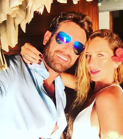 Telenoveliștii Geraldine Bazan şi Gabriel Soto se relaxează în Bora Bora