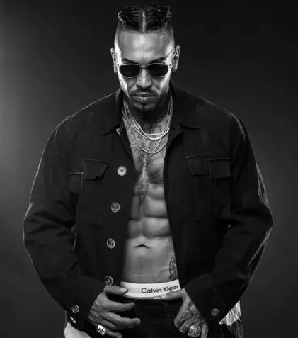 Alex Velea a lansat videoclipul “Ce mai ştii de noi“