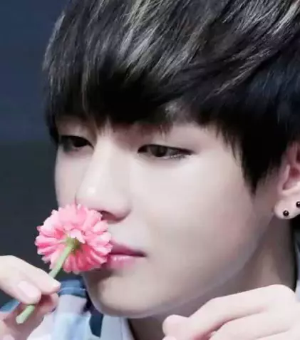 O vedetă K-pop în noul serial de la Național TV: Kim Tae-hyung, adică V, joacă în „Cavalerii dreptății”