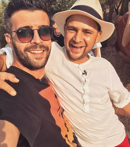 FOTO. Au început filmările pentru „Aventură cu 4 stele” (Antena 1). Speak, printre primele vedete care au plecat în Grecia