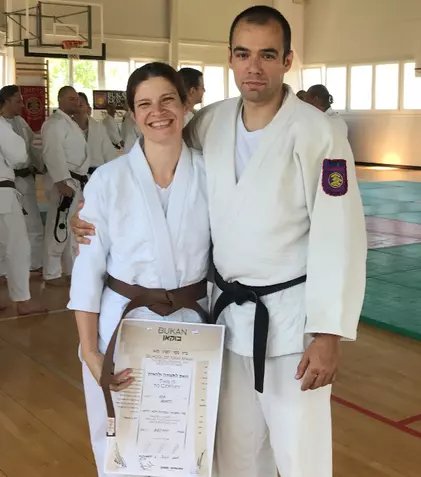 Ada Roseti predă arte marțiale. E profesoară de Krav Maga