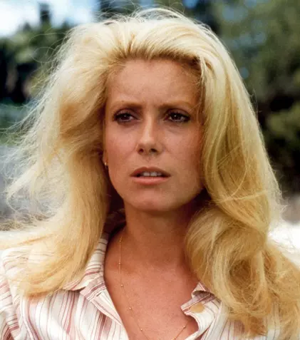 Filmele lunii august la TVR 2. Pe listă sunt pelicule cu Louis de Funes, Kirk Douglas și Catherine Deneuve