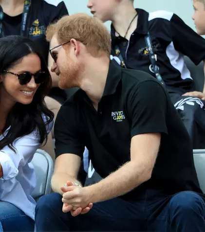 FOTO. Prințul Harry, prima apariție publică oficială alături de iubita lui, Meghan Markle