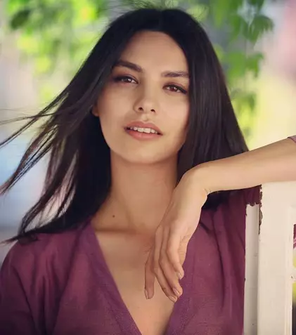 Actriţa Hazal Filiz Küçükköse („Dragoste infinită”) a anunţat că divorţează