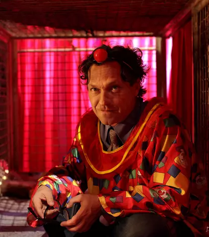 Premieră la TVR: „Circul Matteo”, o comedie neagră despre tehnica manipulării