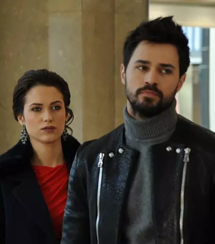 Sonia și Alex, sărutări pătimașe în „Fructul oprit”