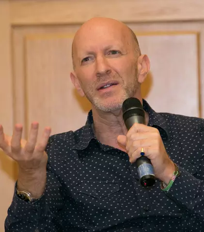 În vizita sa la București, Simon Sebag Montefiore a rămas impresionat de cât de mult citesc românii