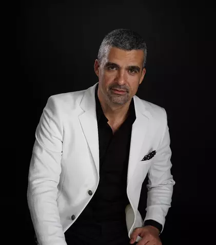 Aurelian Temişan şi Ilinca Avram prezintă show-urile Eurovision România