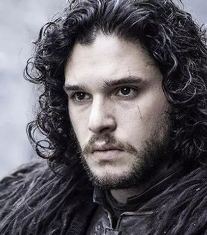 FOTO. Kit Harrington a renunțat la imaginea din „Game of Thrones”. Actorul s-a tuns și și-a lăsat mustață
