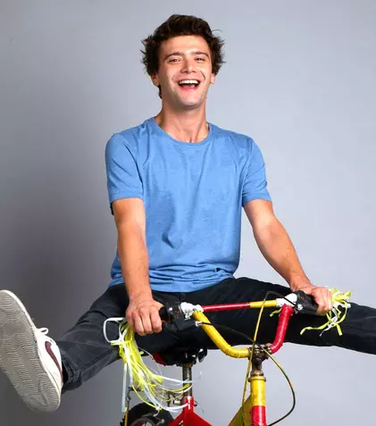 Yağız Can Konyalı, Rahmet din serialul „Povestea noastră” de la Kanal D, se iubește cu Miss Univers Turcia