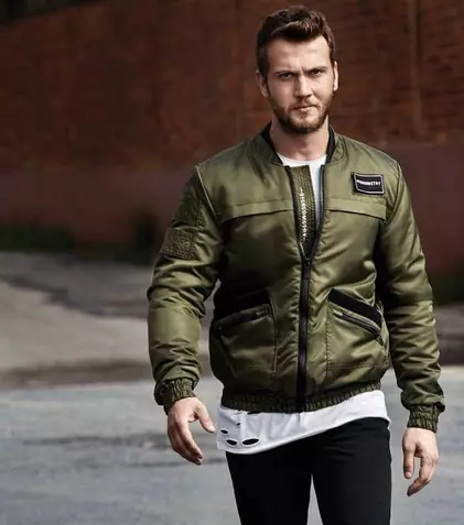 GALERIE FOTO. Cum au arătat actorii Aras Bulut Iynemli şi Can Yaman la gala „GQ Men of the Year”