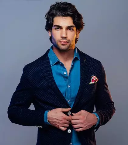 Şükrü Özyildiz are o nouă iubită. Cu cine se iubește actorul din serialul turcesc „Steaua sufletului”