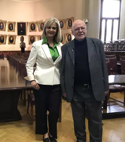 În această seară, la emisiunea „Destine ca-n filme”, invitatul Iulianei Marciuc este Răzvan Theodorescu