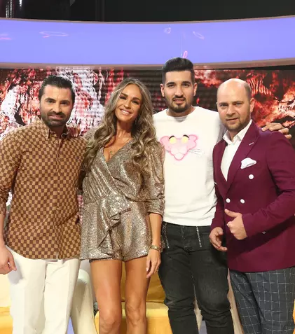 Joi, pe „Scena misterelor”: Fantoma de la Operă, Gollum, Duhul lămpii, un minion, un extraterestru…