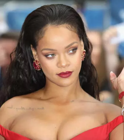Rihanna este cea mai bogată cântăreață din lume