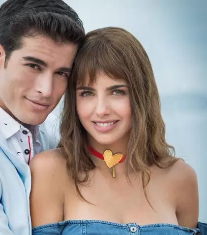 FOTO. Danilo Carrera și Michelle Renaud, protagoniștii telenovelei „Raze de lună”, sunt împreună