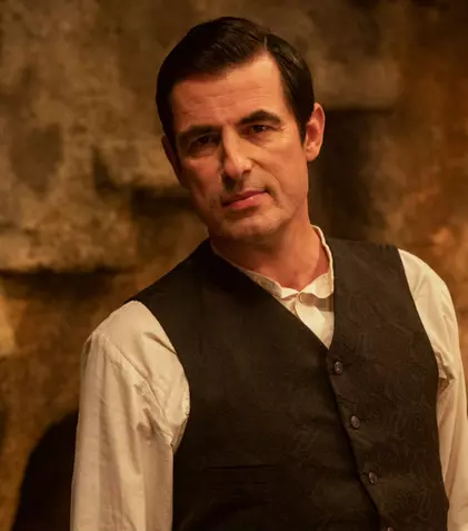 BBC One și Netflix dezvăluie primele imagini cu Dracula și noii actori care se alătură coproducției