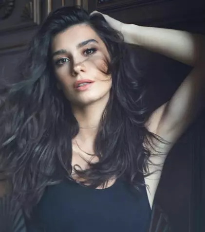 Burcu Kıratlı, din „Dragoste şi ură”, a divorţat după 9 luni de căsnicie