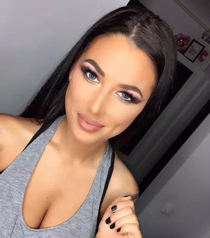 FOTO. Roxana Vancea, fosta vecină de la show-ul matinal „Neatza cu Răzvan şi Dani”, a fost cerută în căsătorie